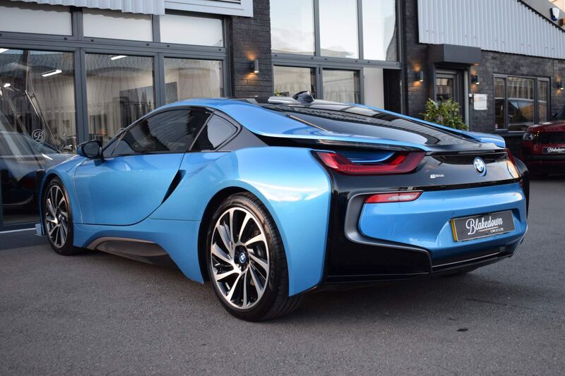 BMW I8