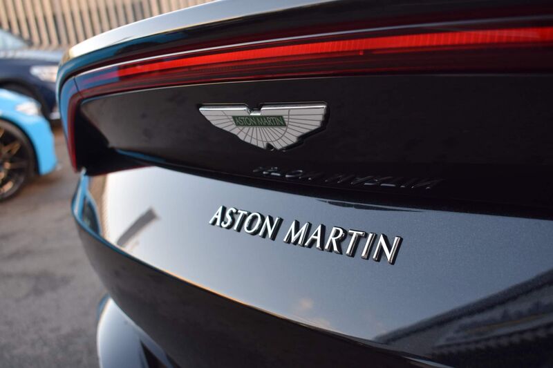 ASTON MARTIN VANTAGE