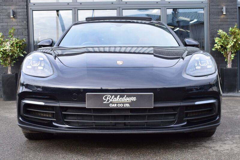 PORSCHE PANAMERA