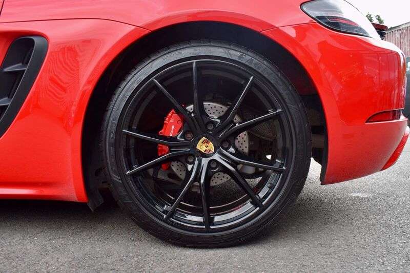 PORSCHE 718