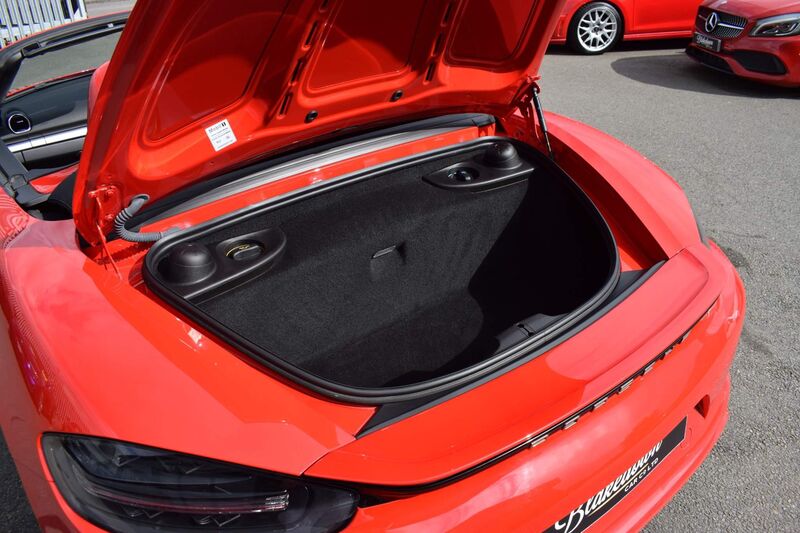 PORSCHE 718
