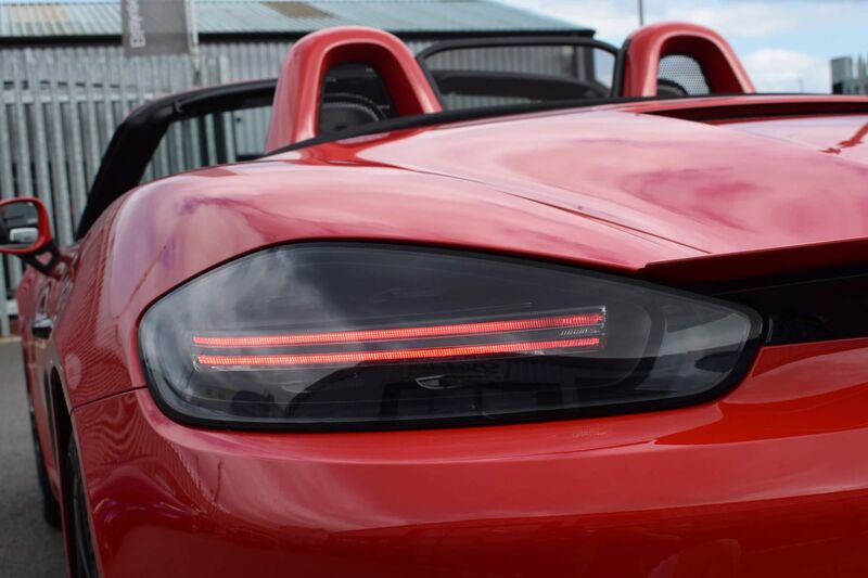 PORSCHE 718