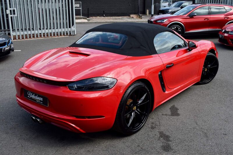 PORSCHE 718