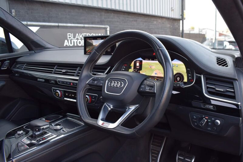 AUDI SQ7