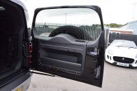 LAND ROVER DEFENDER 90