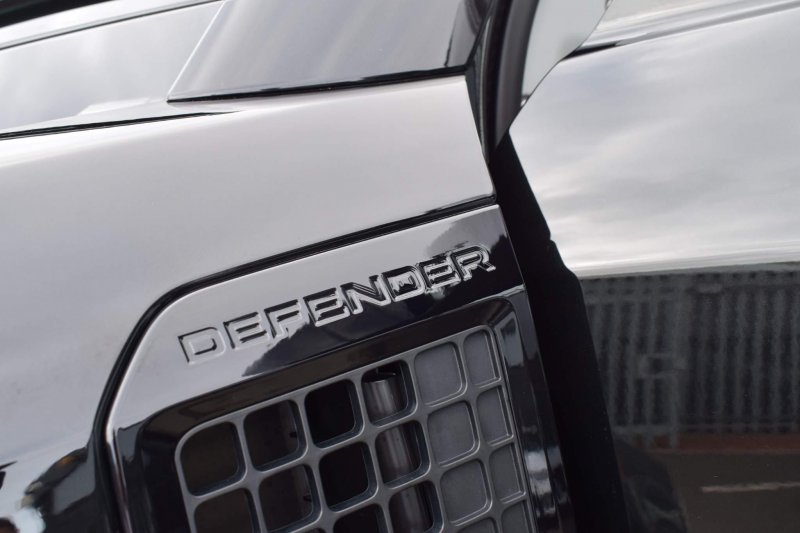 LAND ROVER DEFENDER 90