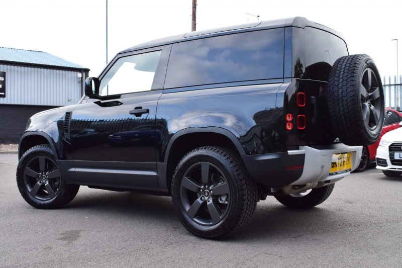 LAND ROVER DEFENDER 90