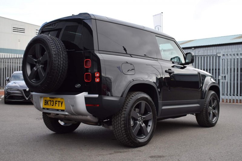 LAND ROVER DEFENDER 90
