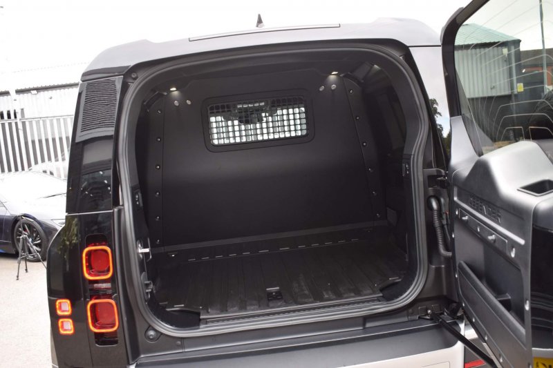 LAND ROVER DEFENDER 90