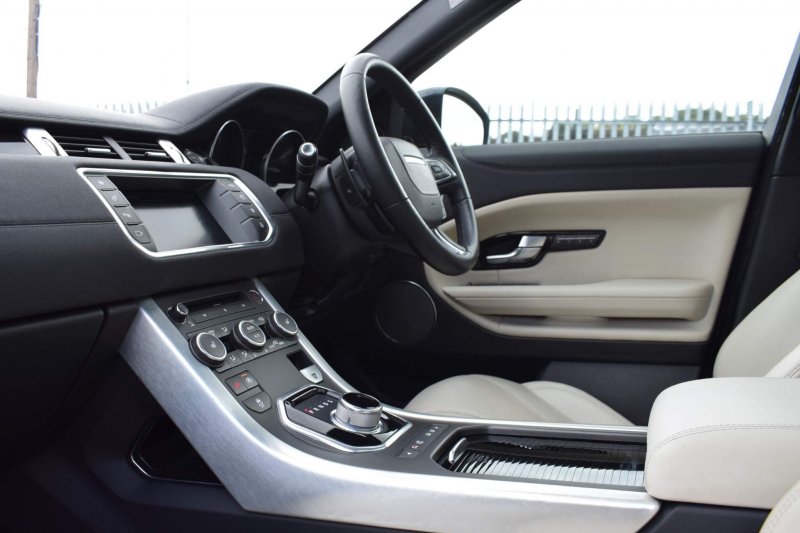 LAND ROVER RANGE ROVER EVOQUE