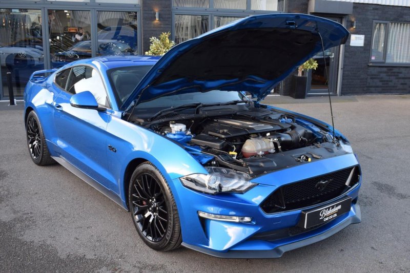 FORD MUSTANG