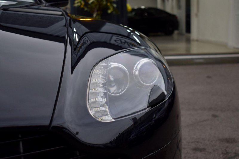 ASTON MARTIN VANTAGE