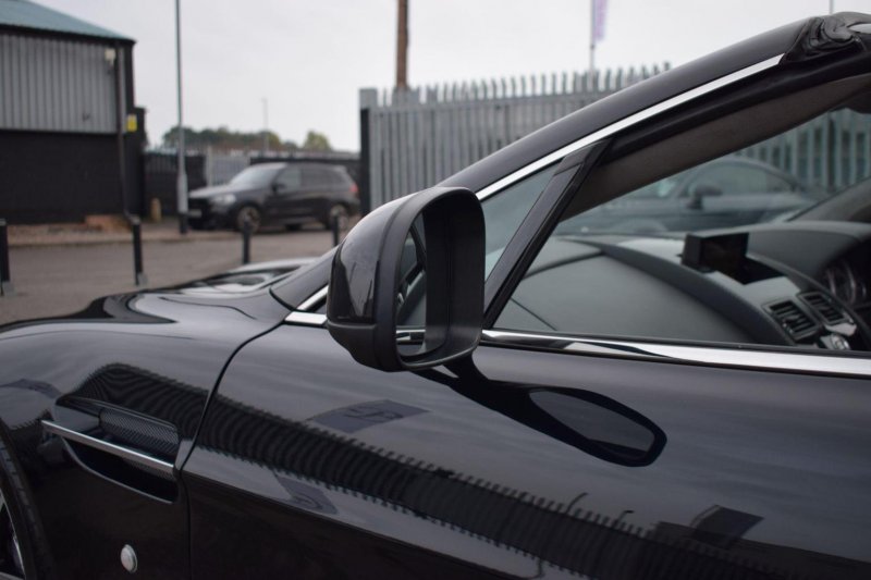 ASTON MARTIN VANTAGE