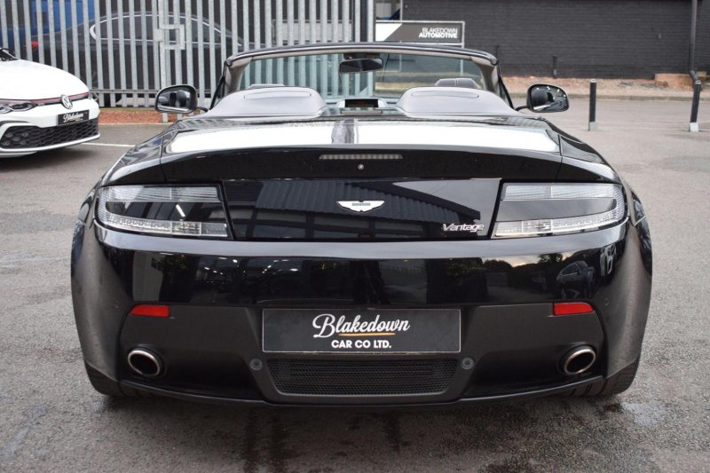 ASTON MARTIN VANTAGE
