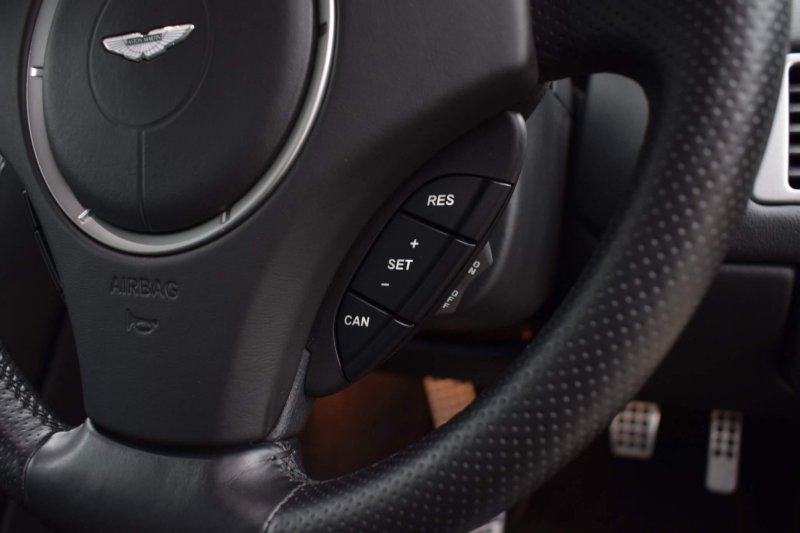 ASTON MARTIN VANTAGE