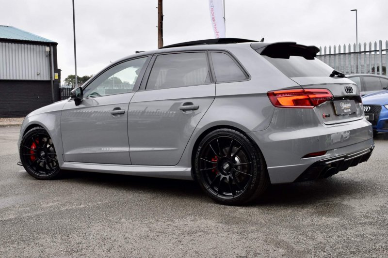 AUDI RS3