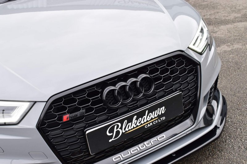 AUDI RS3