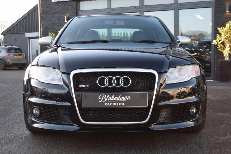 AUDI RS4