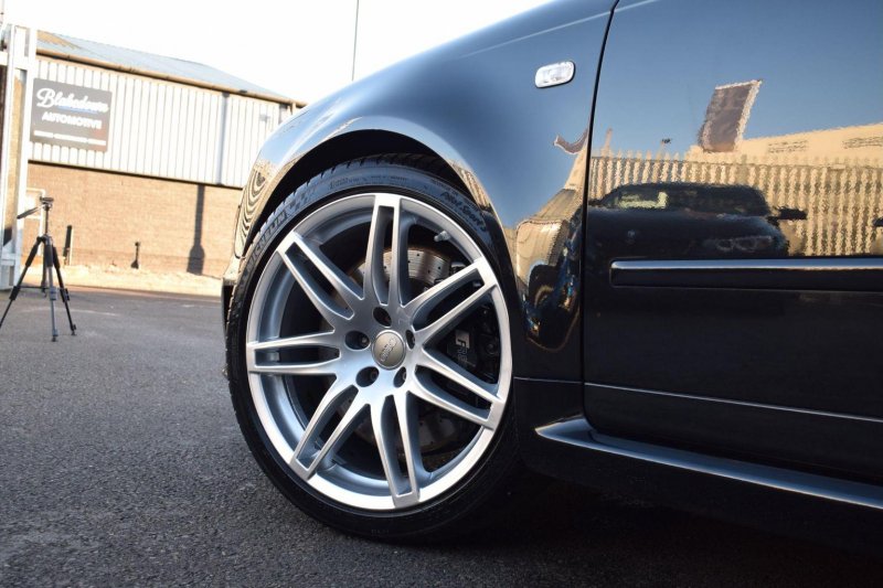 AUDI RS4
