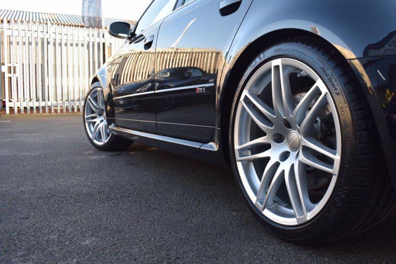 AUDI RS4