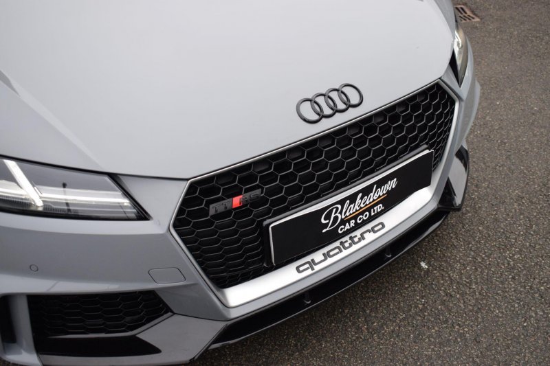 AUDI TT RS