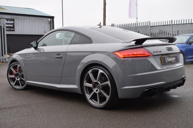 AUDI TT RS