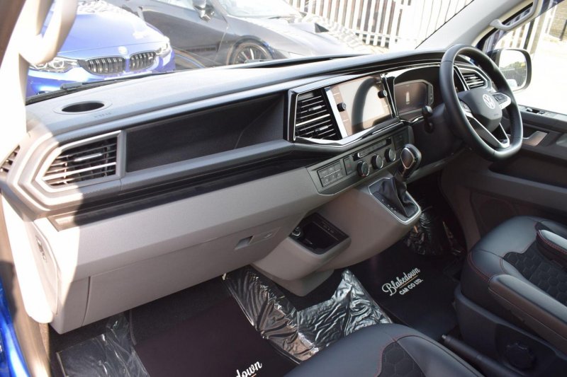 VOLKSWAGEN TRANSPORTER