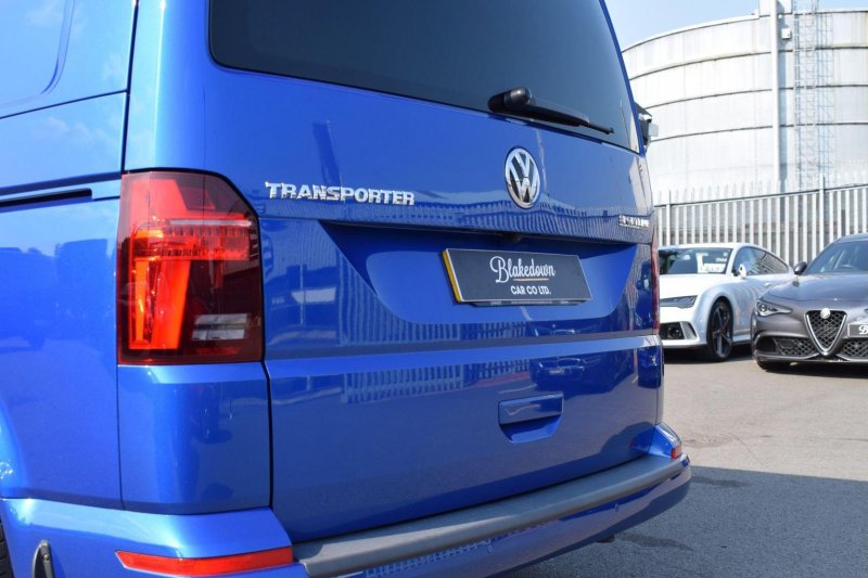 VOLKSWAGEN TRANSPORTER