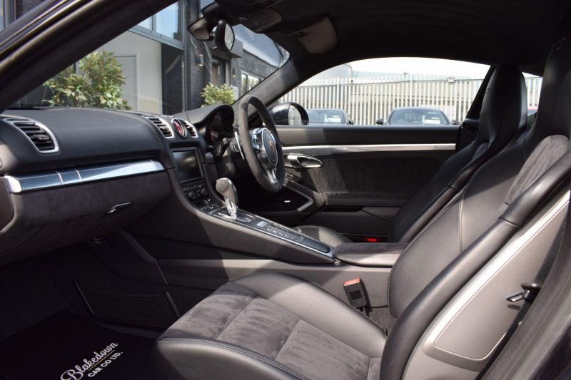 PORSCHE CAYMAN