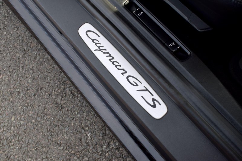 PORSCHE CAYMAN