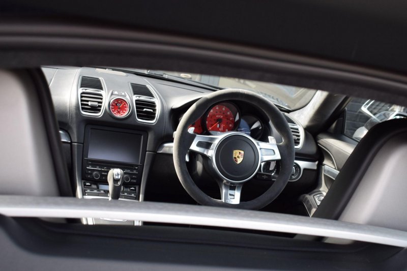 PORSCHE CAYMAN