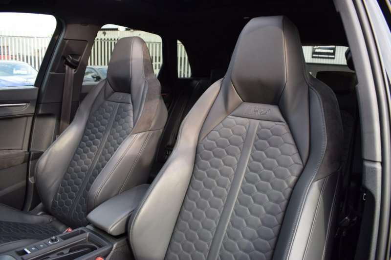 AUDI RS Q3