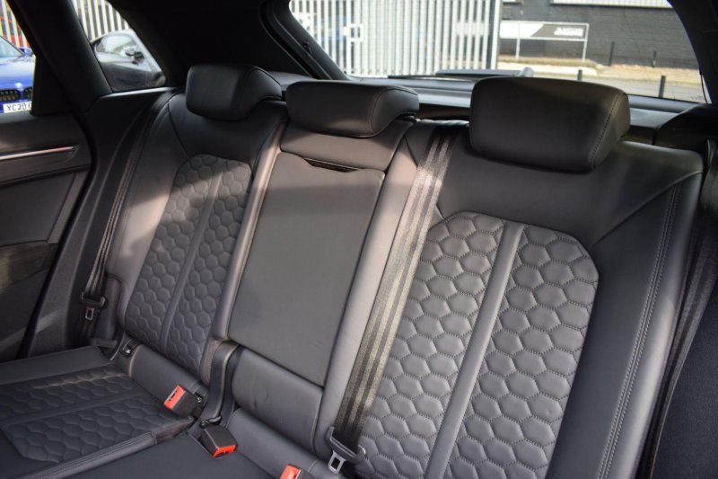 AUDI RS Q3