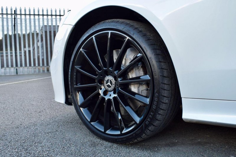 MERCEDES-BENZ E CLASS