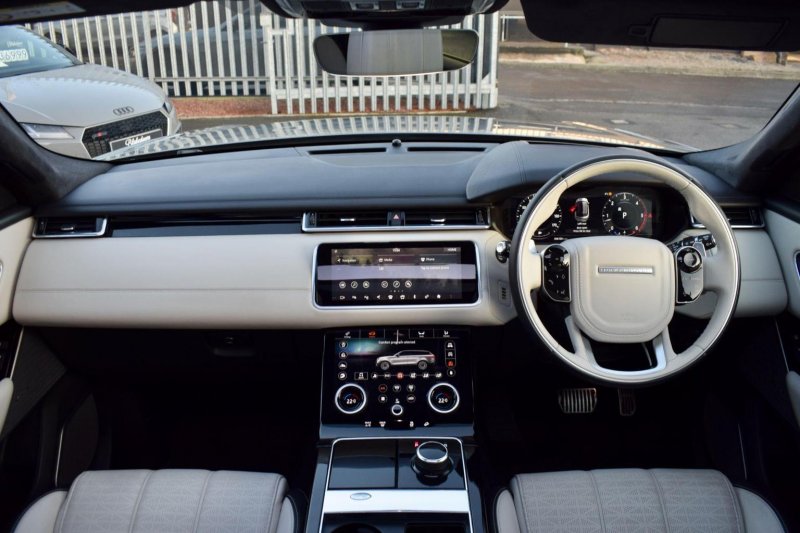 LAND ROVER RANGE ROVER VELAR