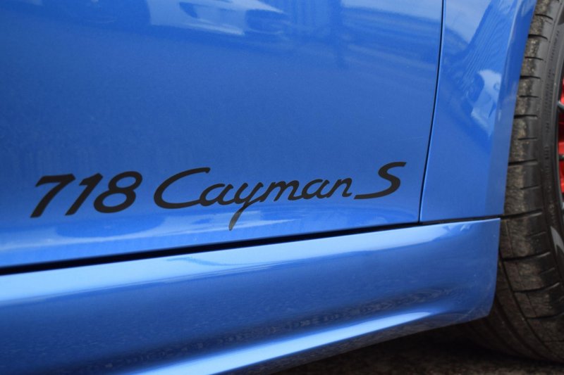 PORSCHE 718
