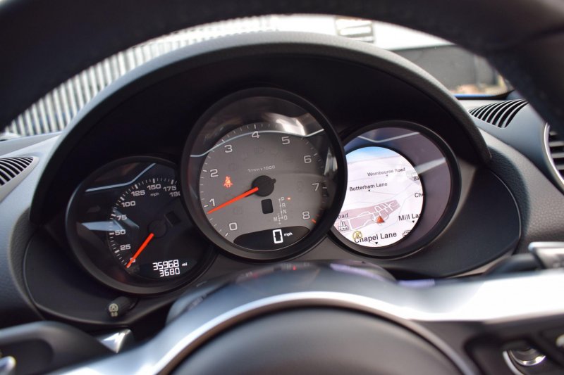 PORSCHE 718