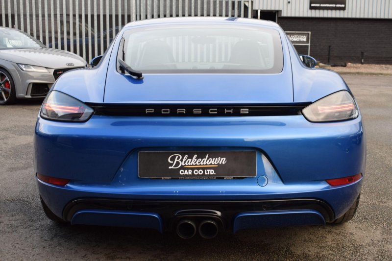 PORSCHE 718