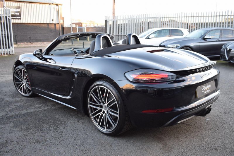 PORSCHE 718