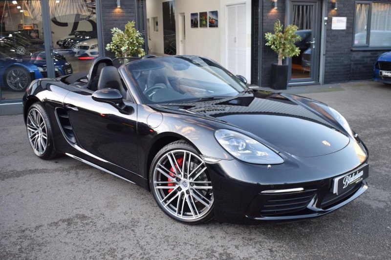 PORSCHE 718