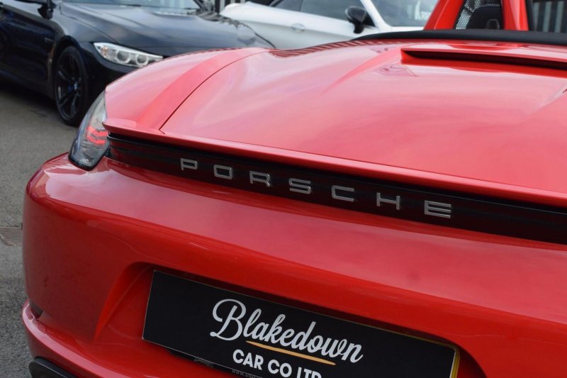 PORSCHE 718