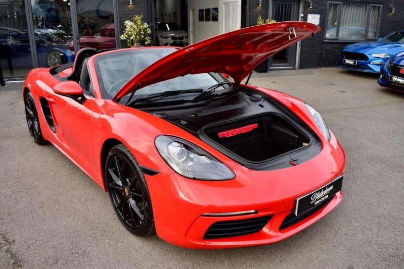 PORSCHE 718