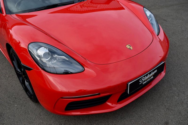 PORSCHE 718
