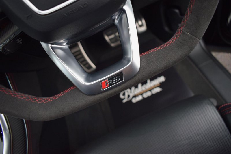 AUDI RSQ8