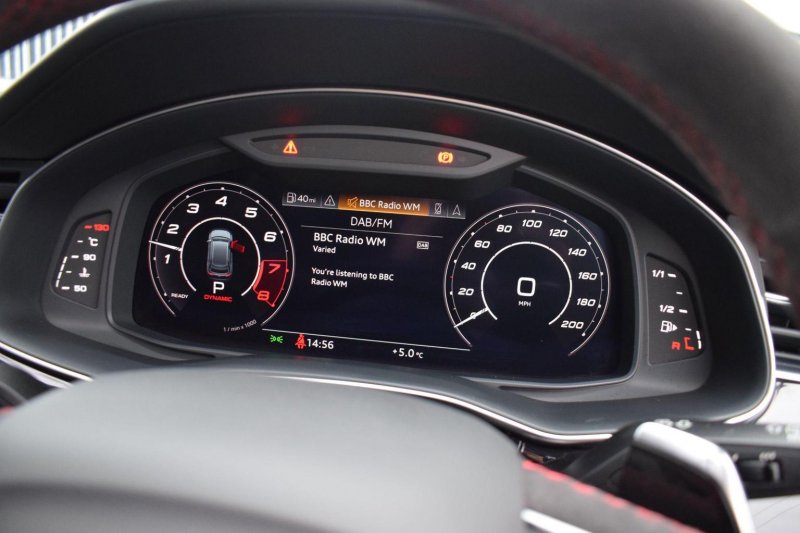 AUDI RSQ8