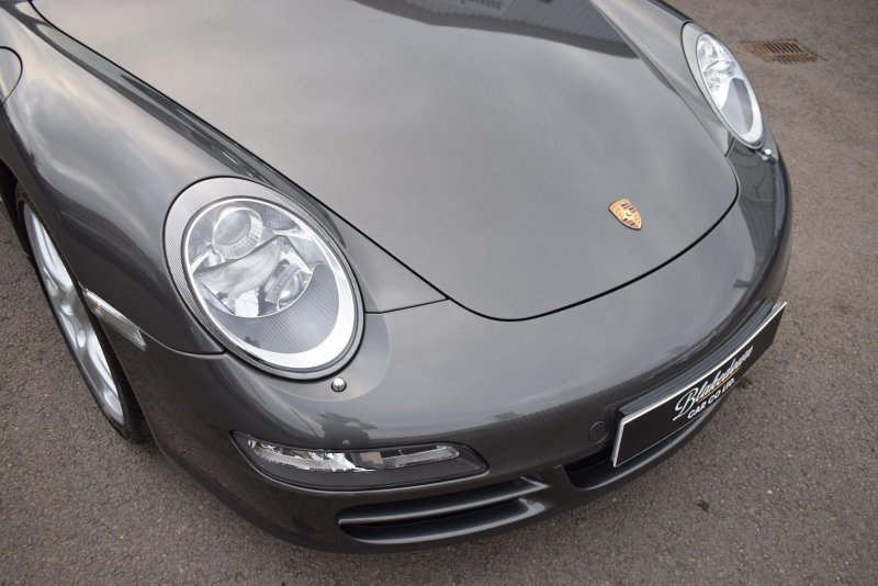 PORSCHE 911