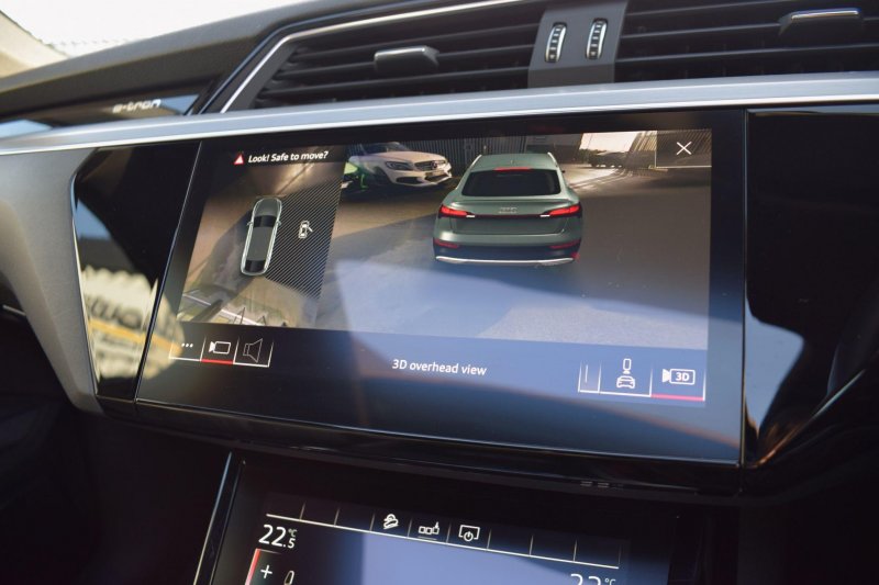 AUDI E-TRON