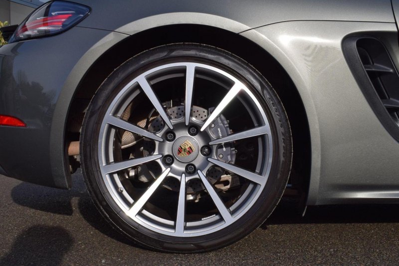 PORSCHE 718