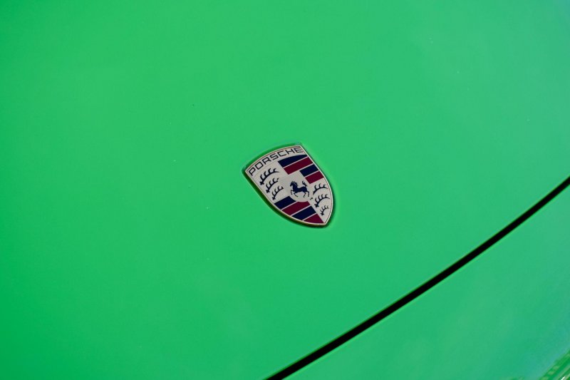 PORSCHE 911