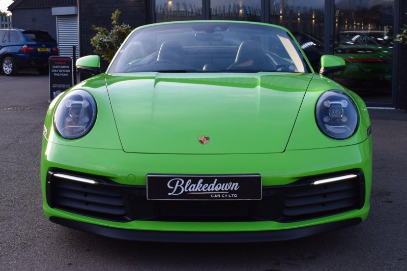 PORSCHE 911